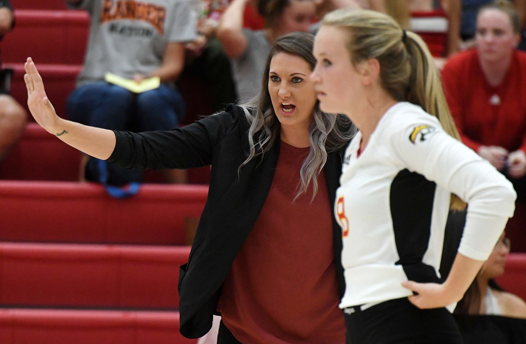 090419-s-volleyball 18.JPG